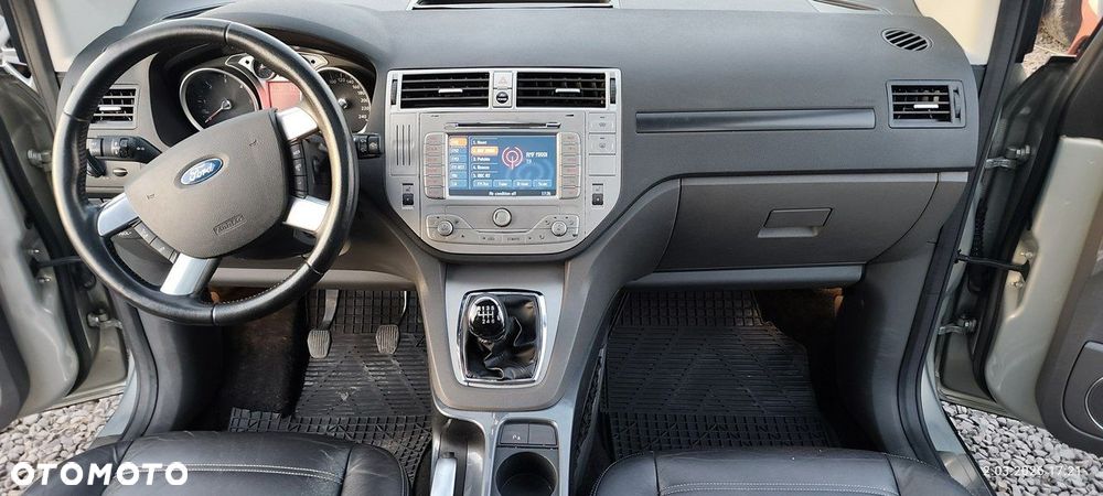 Ford Kuga 2.0 TDCi 2x4 Titanium - 15