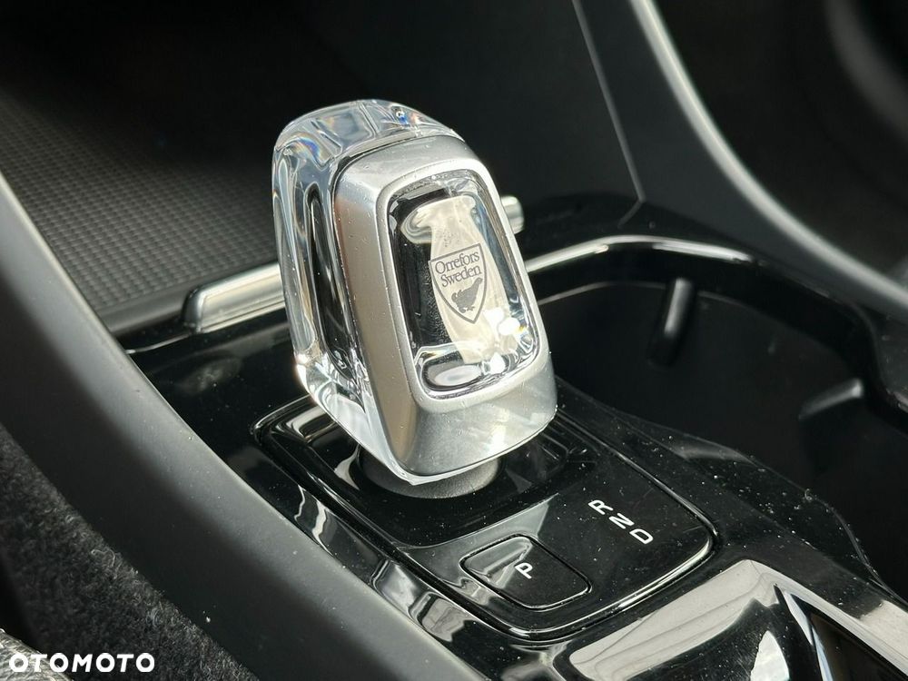 Volvo XC 40 - 25