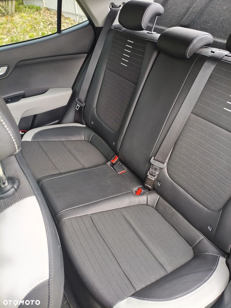 Kia Stonic 1.2 L - 9