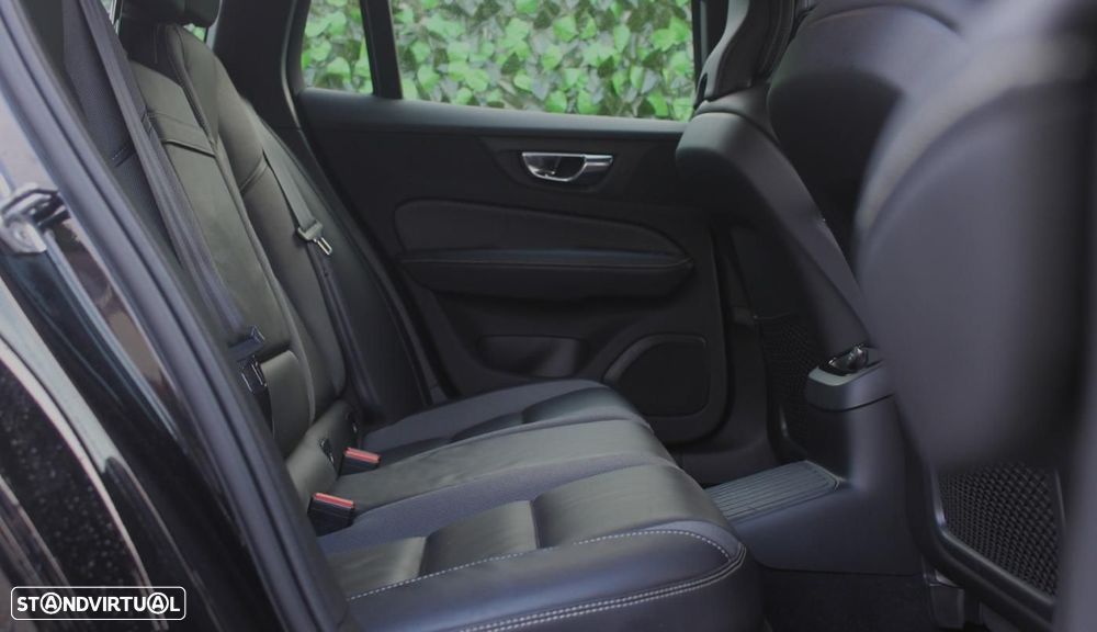 Volvo V60 2.0 T8 AWD TE R-Design - 12