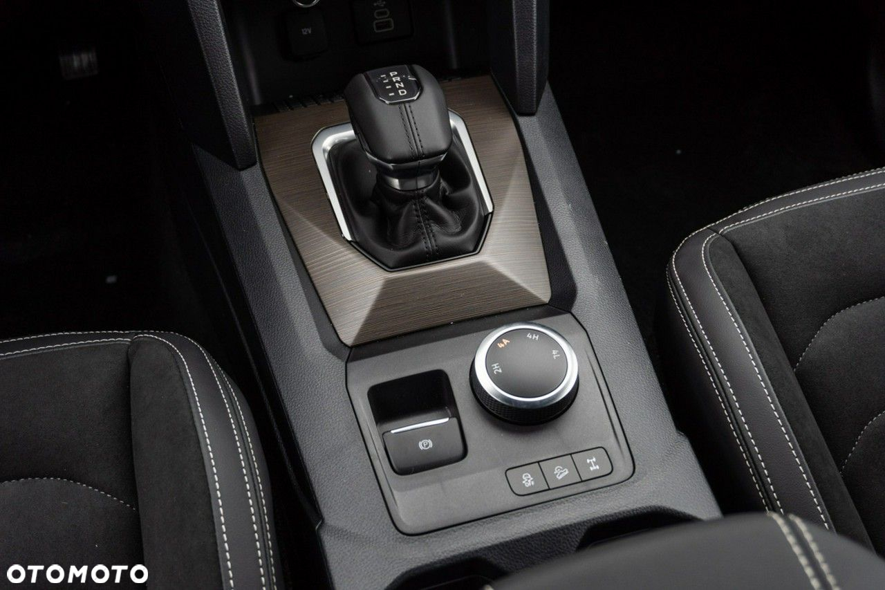 Volkswagen Amarok - 21