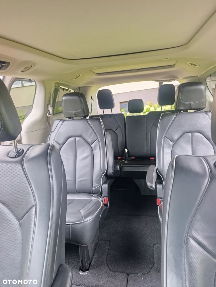 Chrysler Pacifica - 7