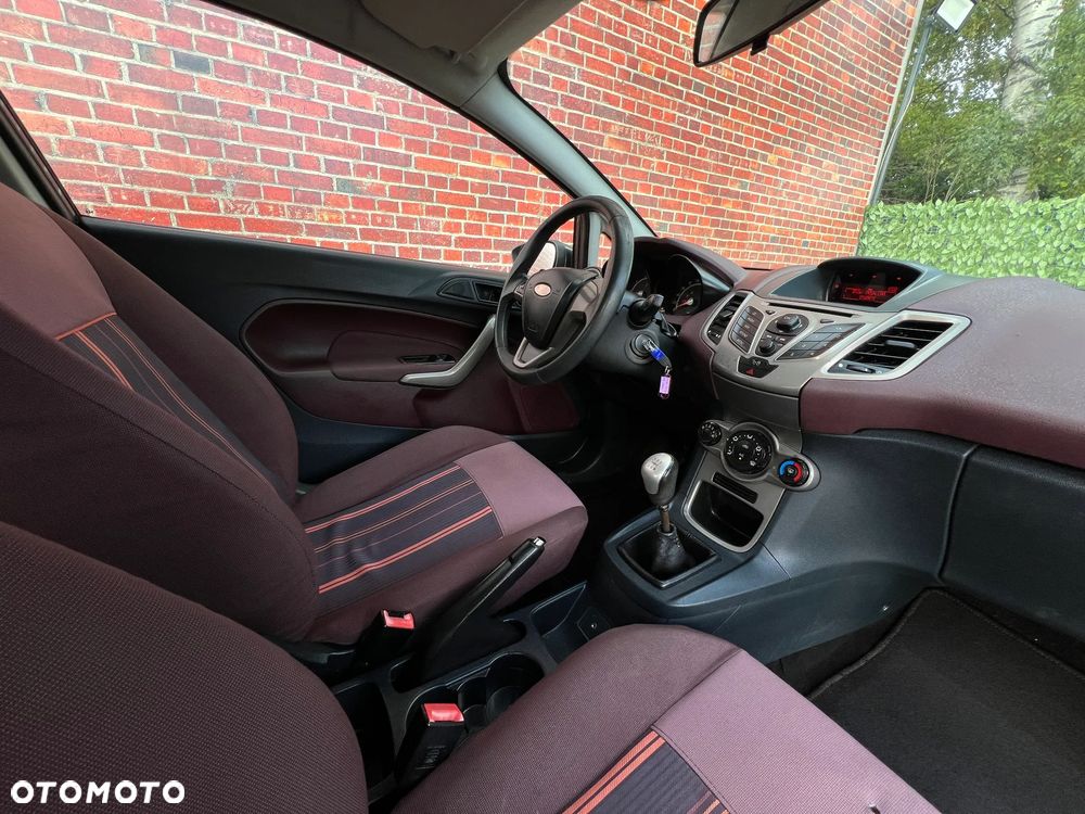 Ford Fiesta - 10