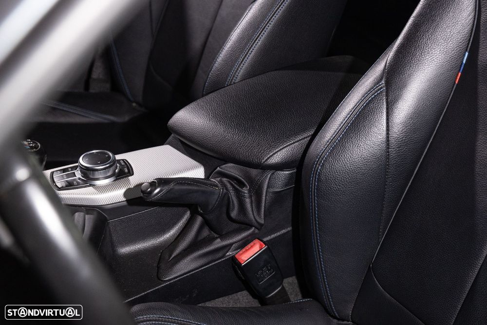 BMW 116 d Pack M - 21