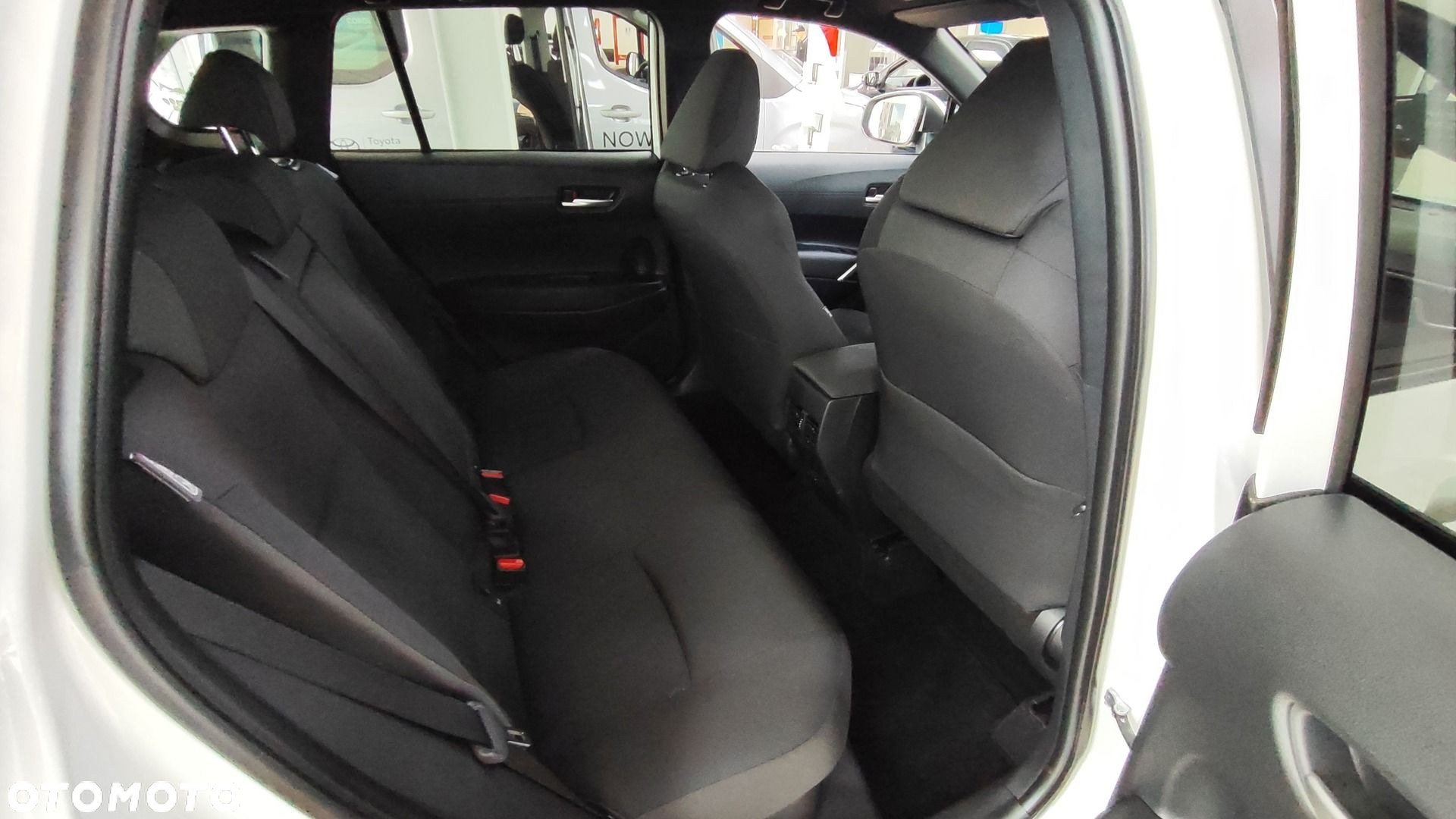 Toyota Corolla Cross 2.0 Hybrid Style - 12