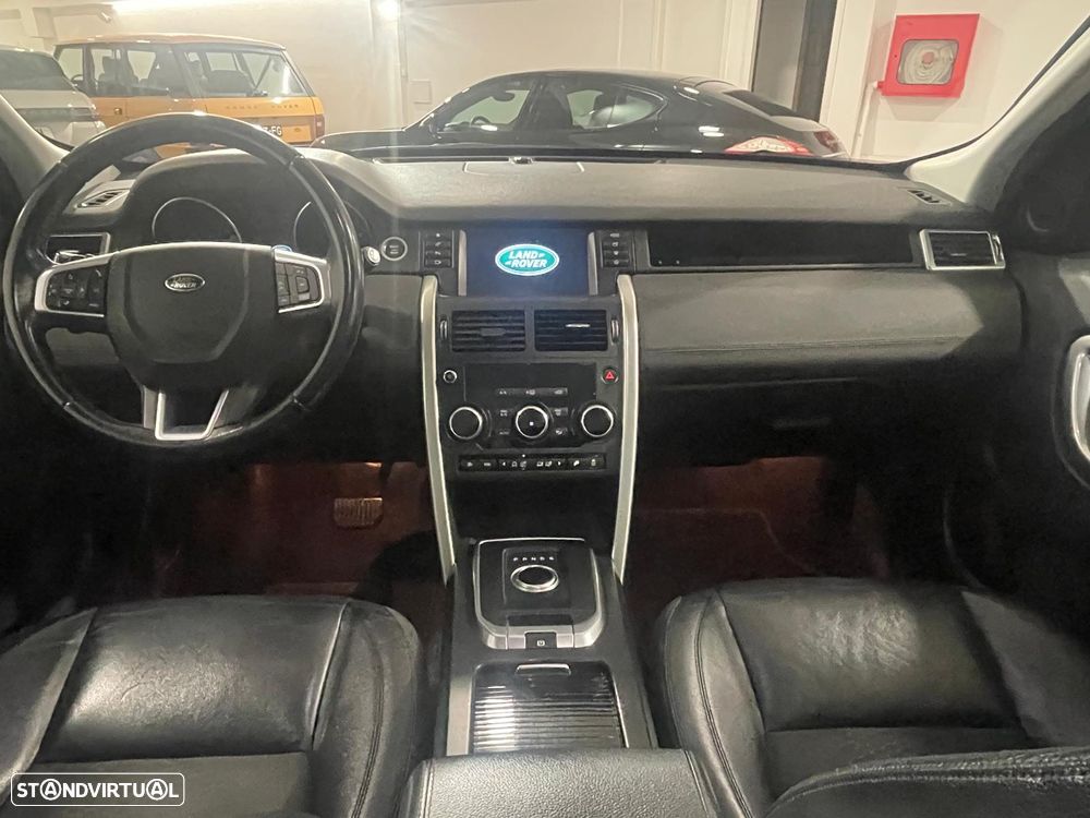 Land Rover Discovery Sport 2.0 TD4 HSE Luxury 7L Auto - 32