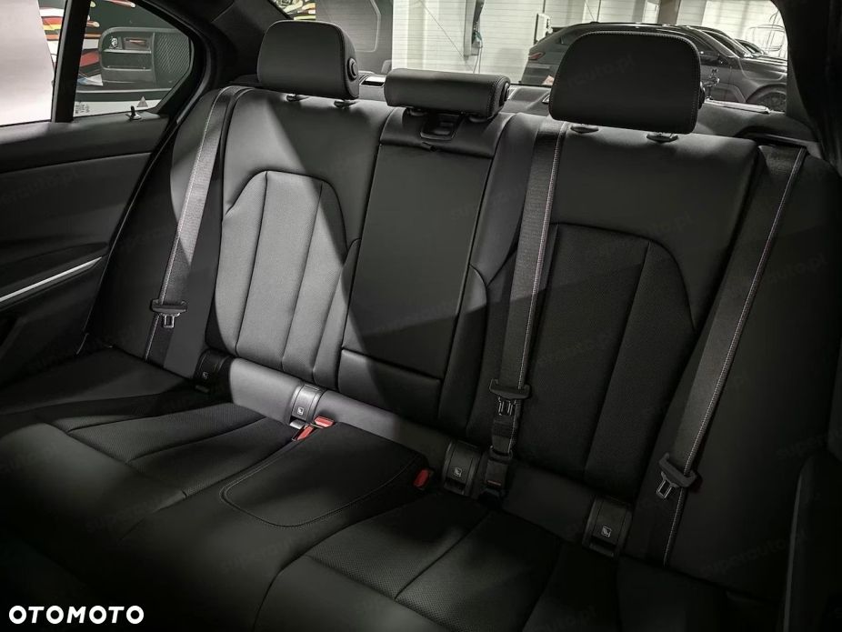 BMW Seria 3 330i xDrive M Sport sport - 14