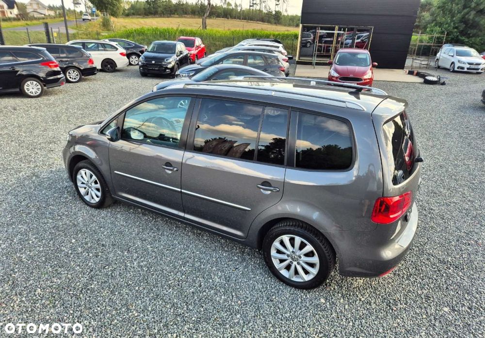 Volkswagen Touran - 33