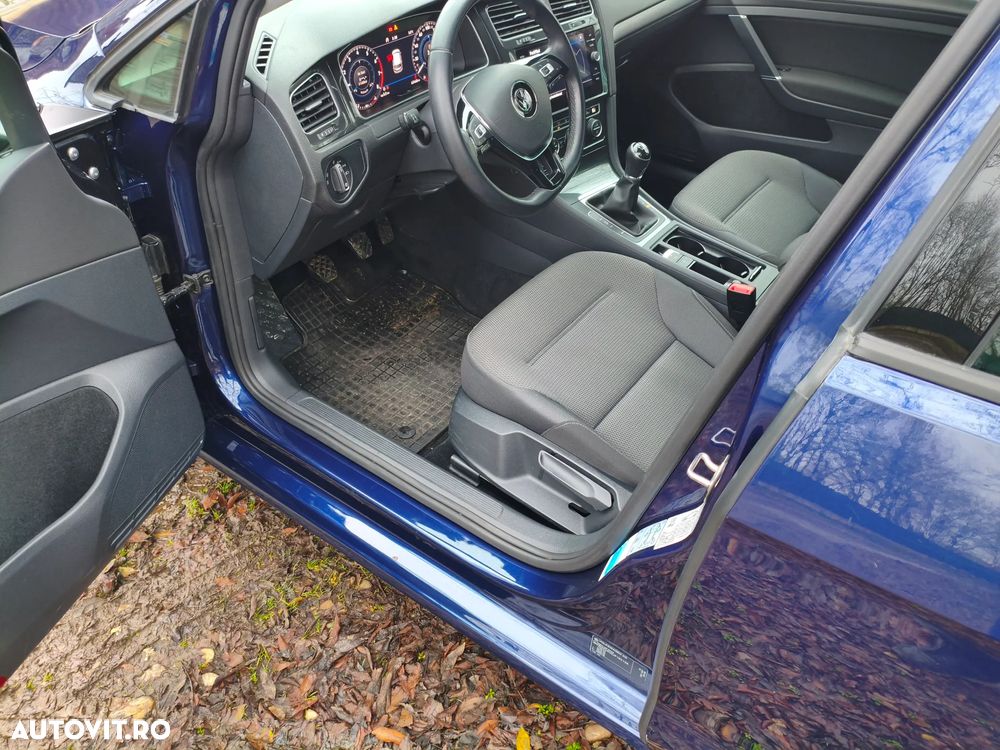 Volkswagen Golf ver-1-0-tsi-bluemotion-trendline - 5