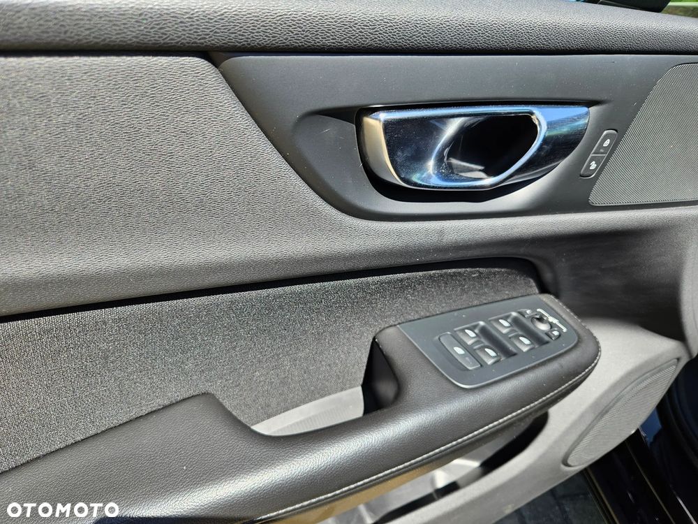 Volvo V60 D4 Momentum Pro - 13