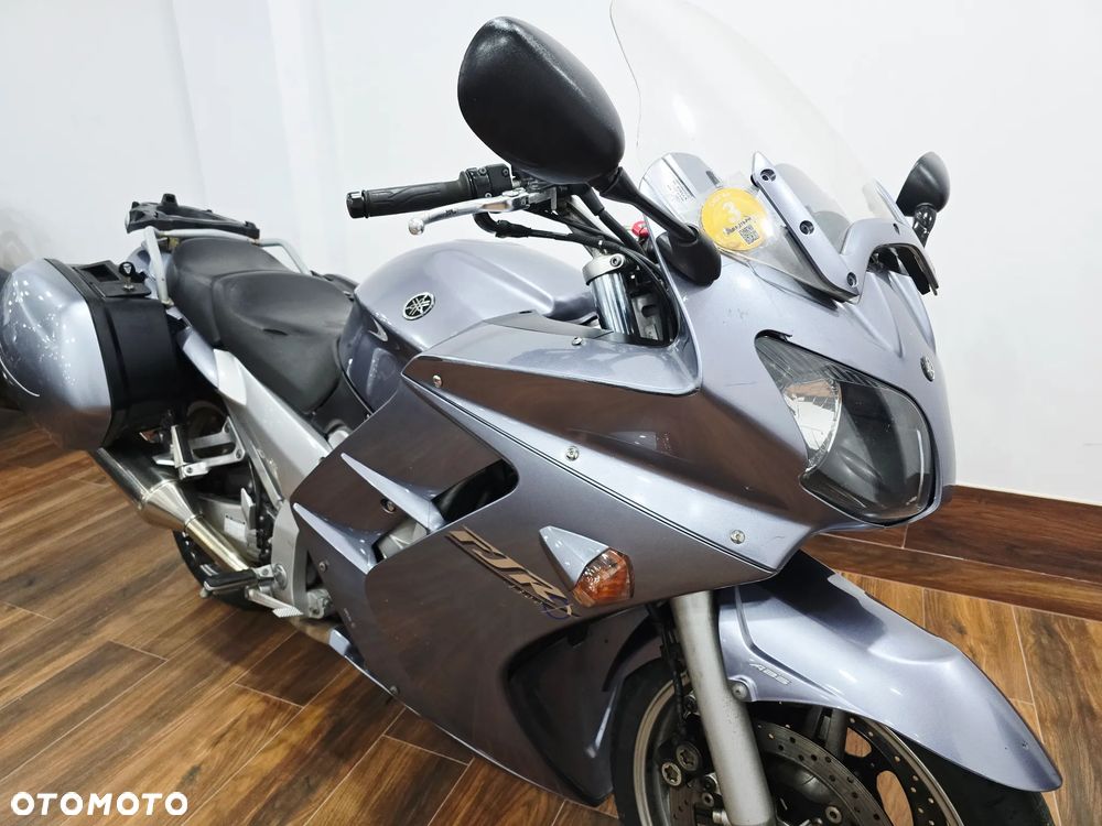 Yamaha FJR - 6