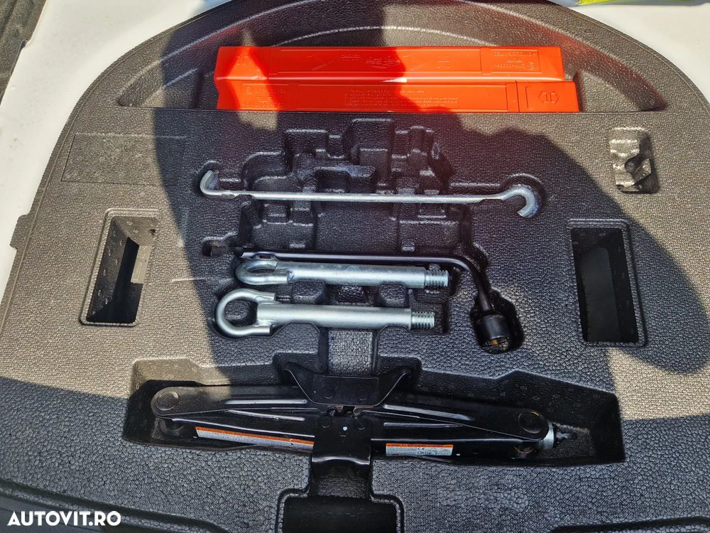 Toyota Corolla Sedan 1.8 HSD Dynamic - 23