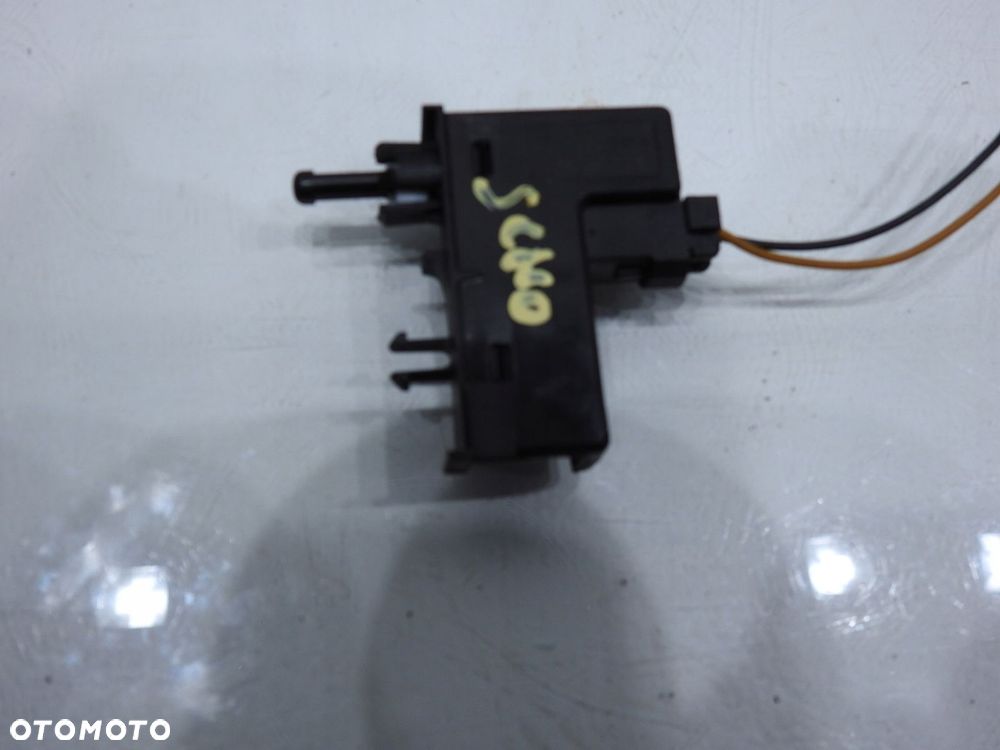 CZUJNIK DOMYKANIA SCHOWKA FORD FOCUS MK2 - 2