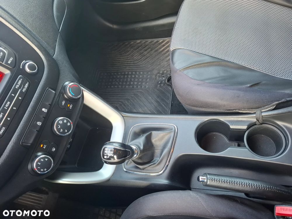 Kia Ceed - 8