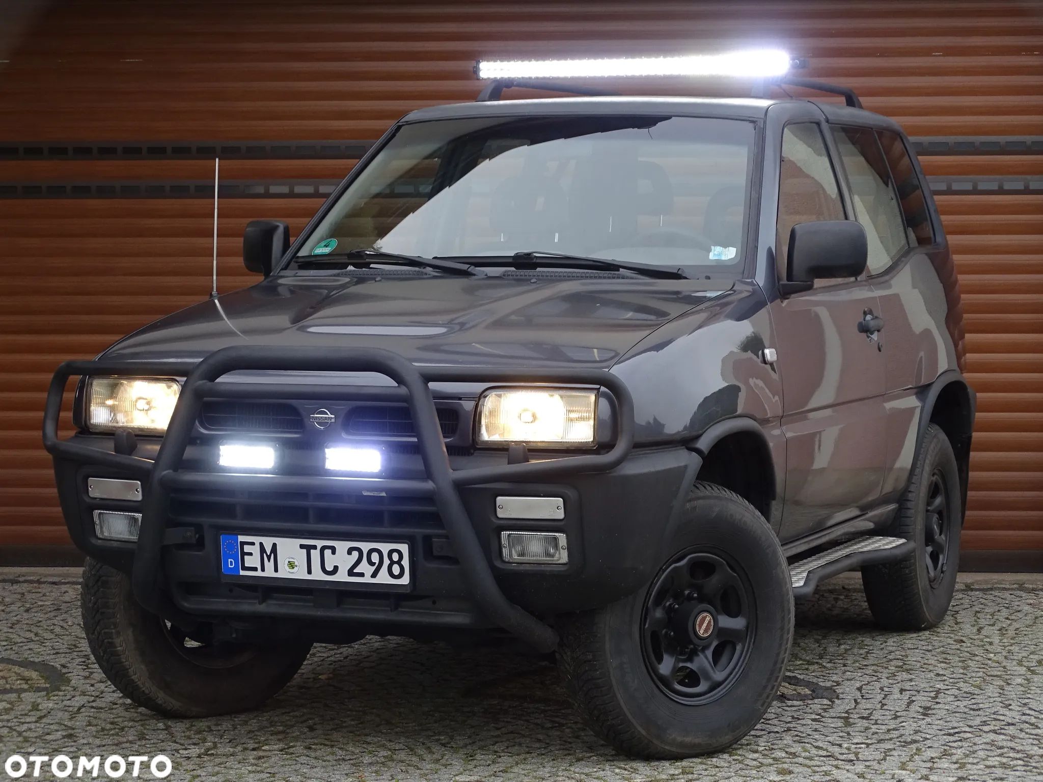 Nissan Terrano II 2.4 SGX - 1