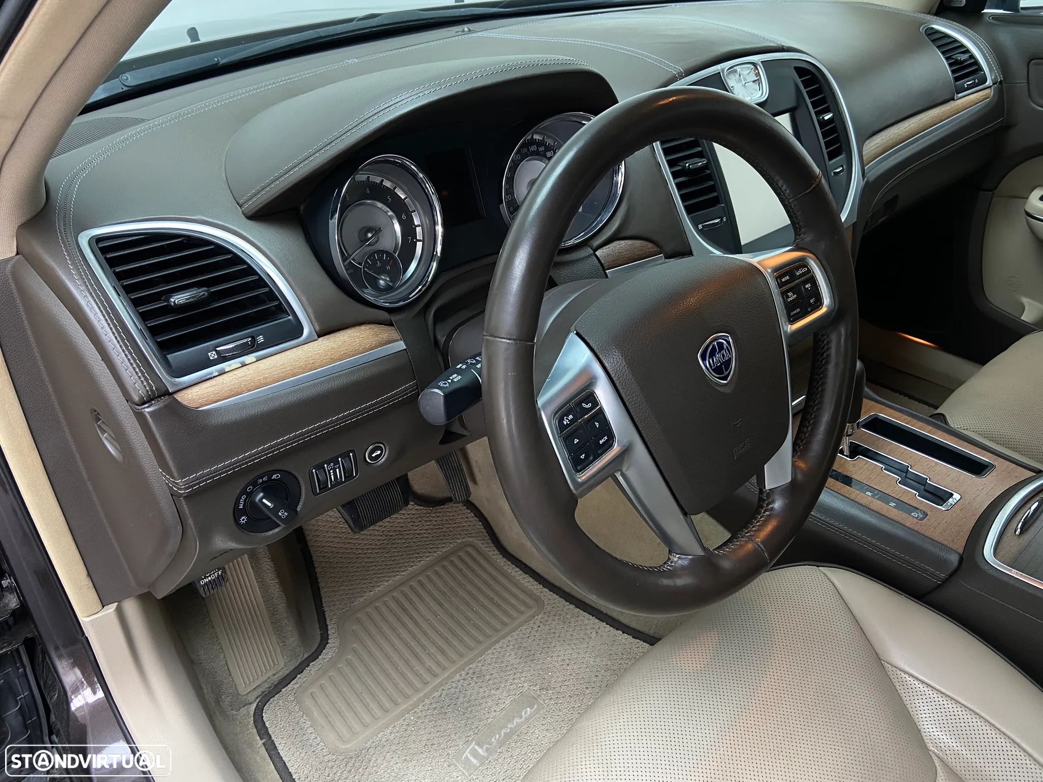 Lancia Thema 3.0 V6 M-Jet Executive - 8