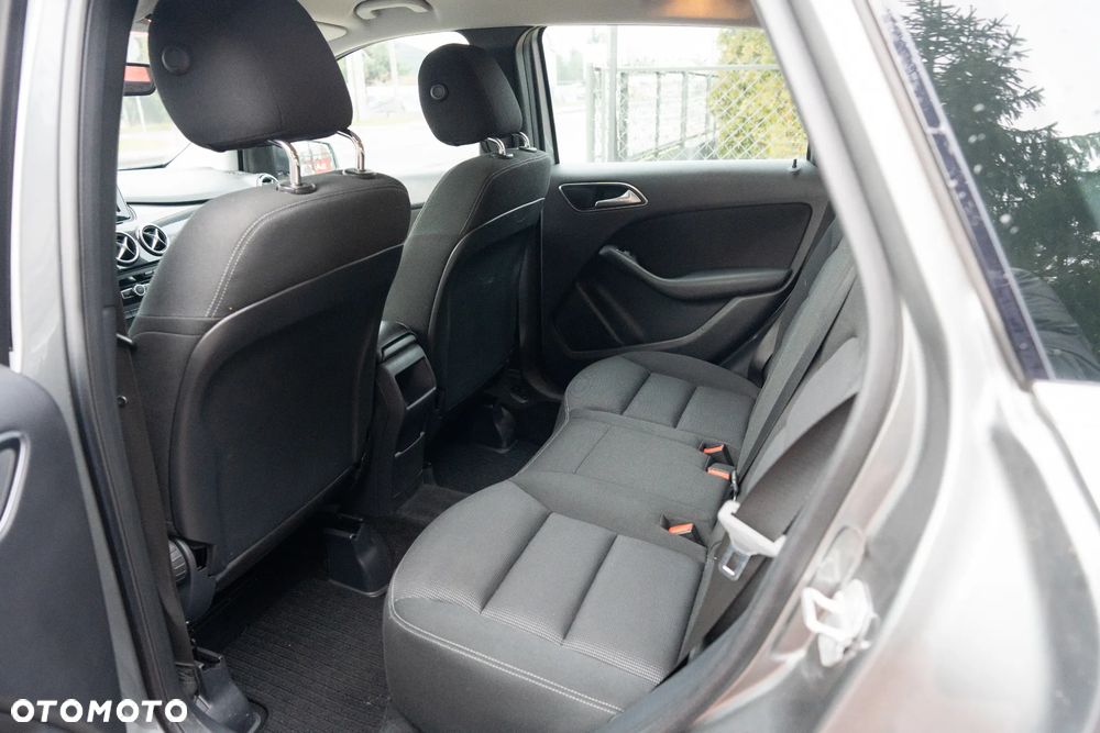 Mercedes-Benz Klasa B 180 BlueEFFICIENCY Edition - 11