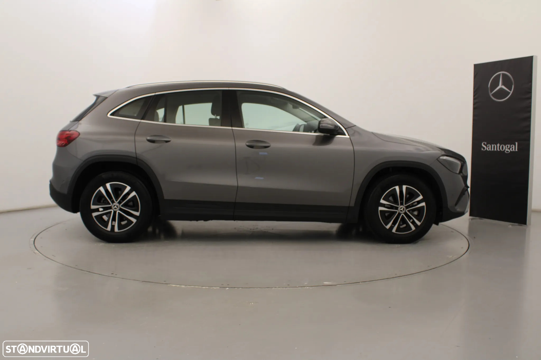Mercedes-Benz GLA 200 Standard - 4
