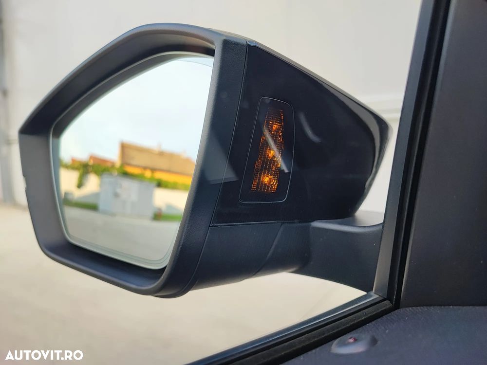 Skoda Octavia Combi 2.0 TDI DSG Edition - 22