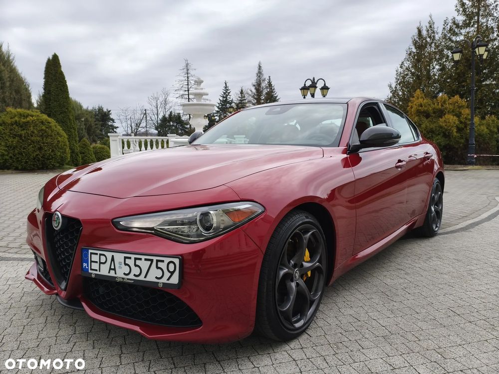 Alfa Romeo Giulia 2.0 Turbo 16V AT8-Q4 Competizione - 2