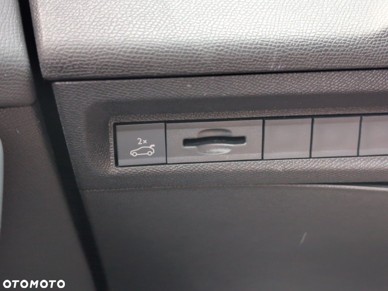 Peugeot 408 - 15