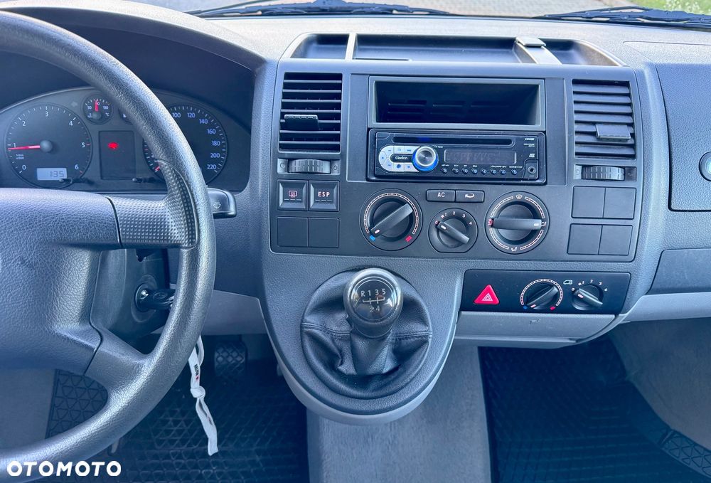 Volkswagen Multivan - 20