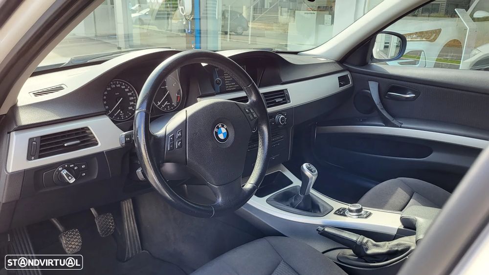 BMW 318 d Sport Line - 3