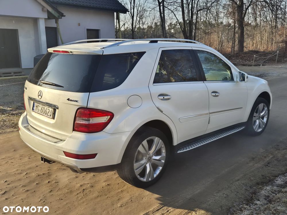 Mercedes-Benz ML 350 4Matic 7G-TRONIC Grand Edition - 34