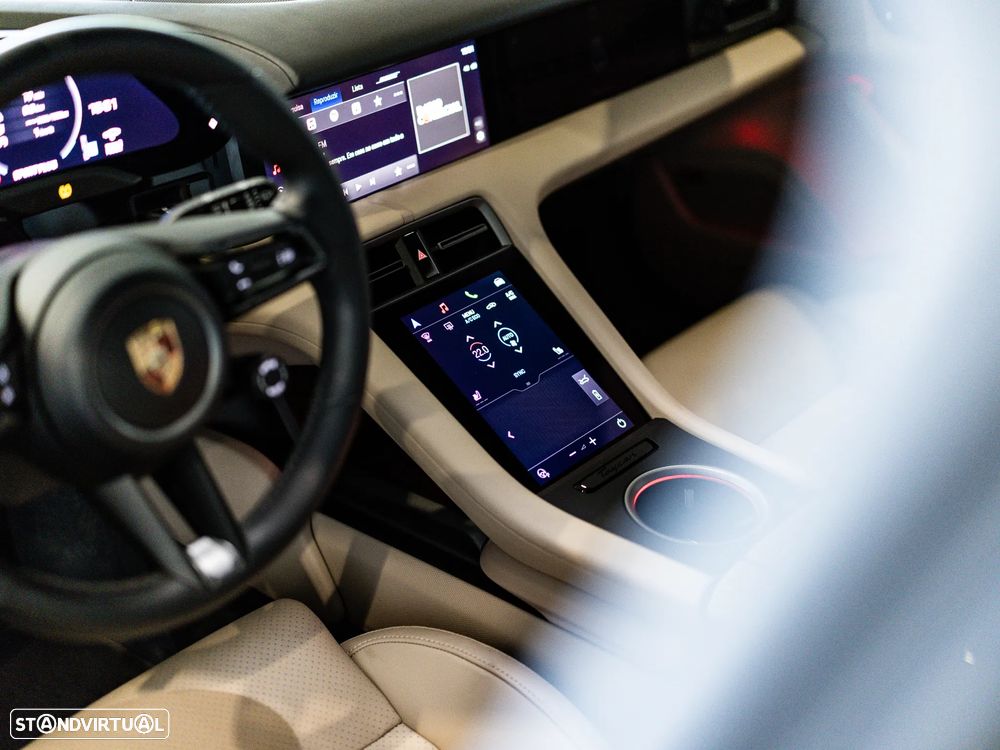 Porsche Taycan Sport Turismo - 31