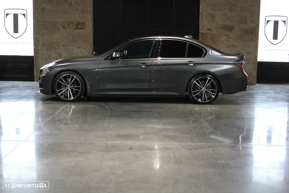 BMW 330 e iPerformance Pack M - 7