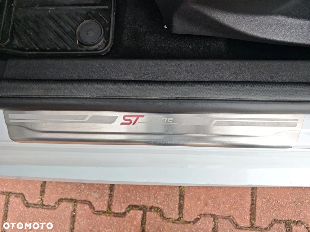 Ford Focus 1.5 EcoBoost STart-Stopp-System ST-LINE - 37