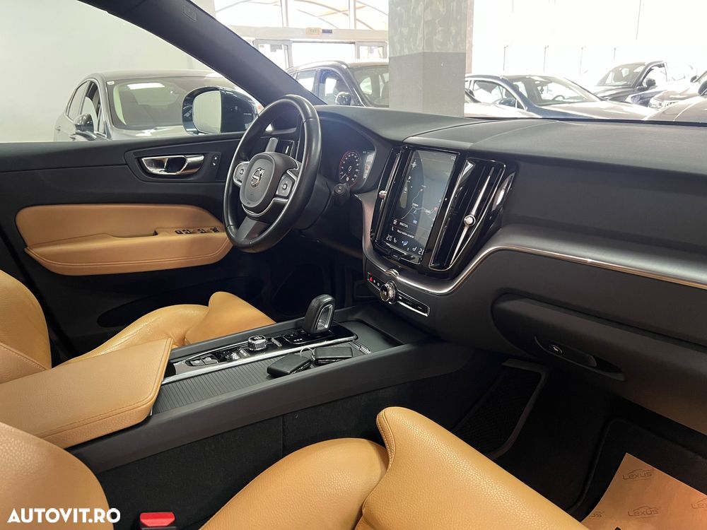 Volvo XC 60 T8 Twin Engine AWD Momentum Pro - 13