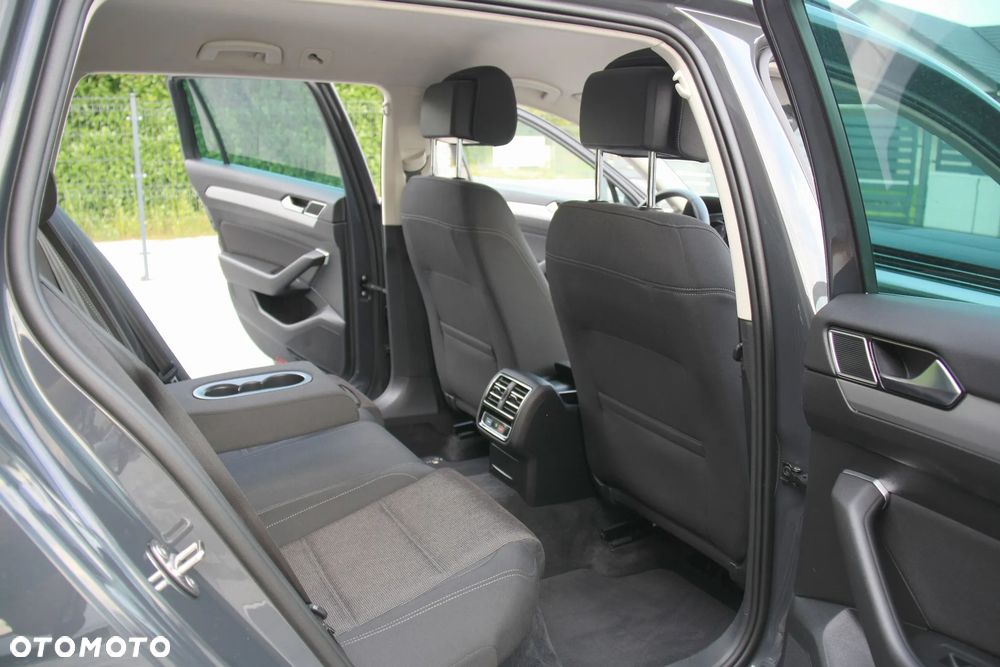 Volkswagen Passat 2.0 TDI BMT Comfortline - 24