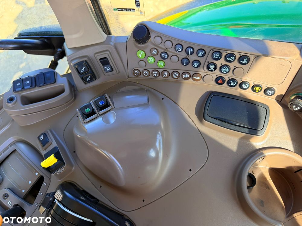 John Deere 6090M - 19