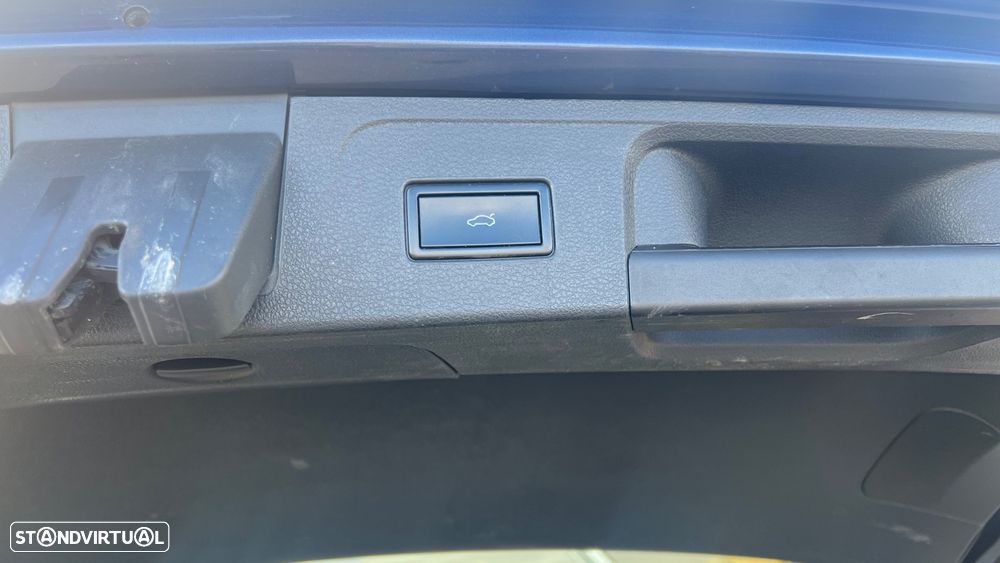 VW Passat Alltrack 2.0 TDi DSG 4Motion - 32