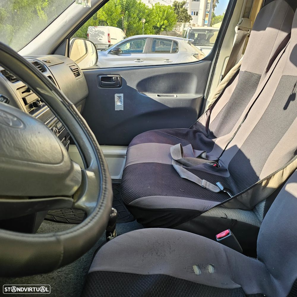 Toyota HIACE - 9