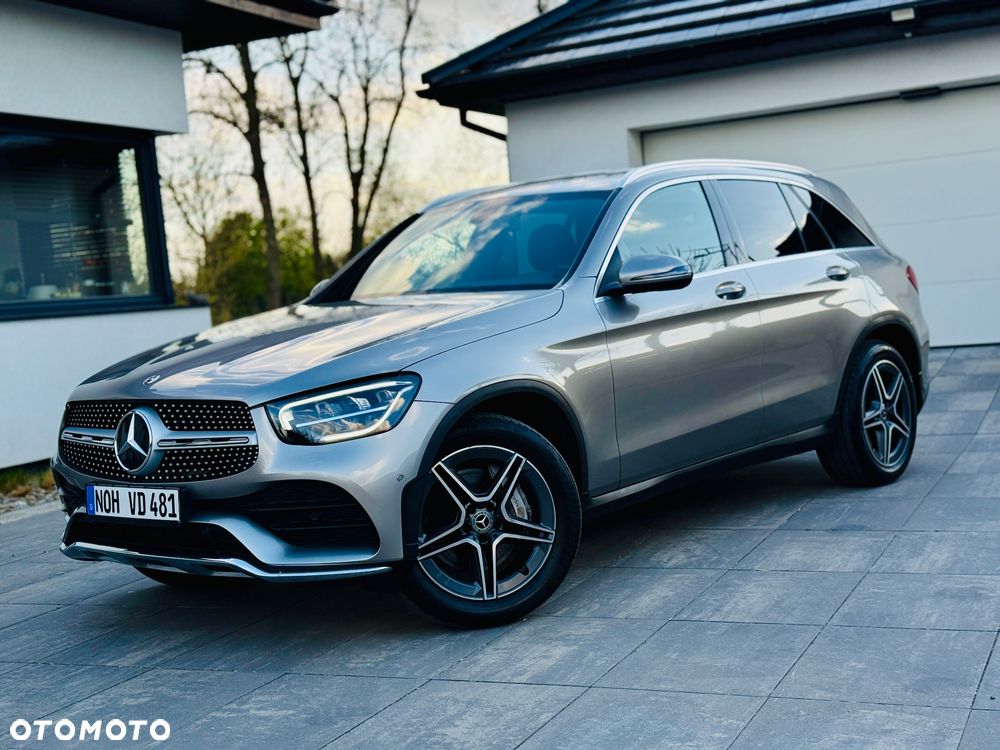 Mercedes-Benz GLC 200 4Matic 9G-TRONIC AMG Line Plus - 31