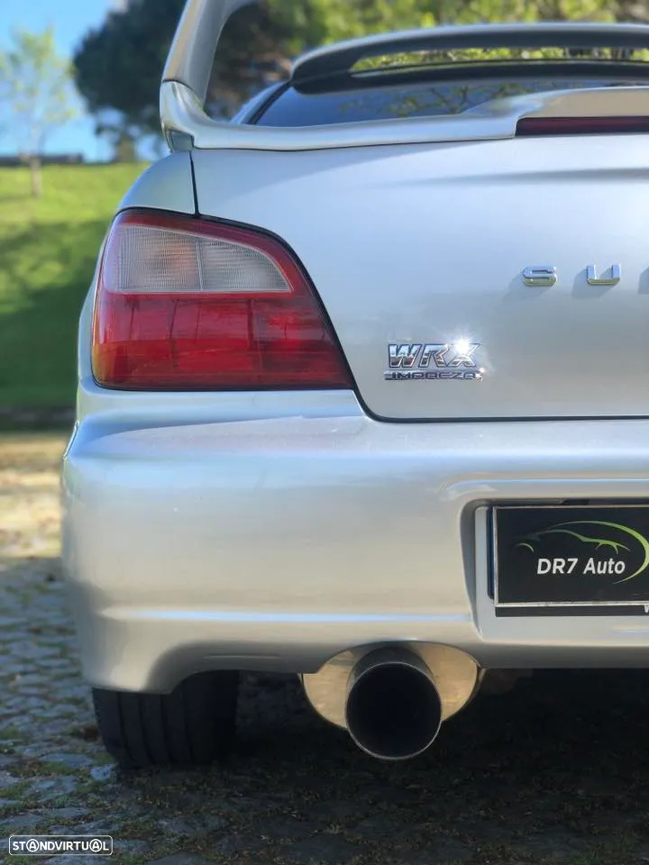 Subaru Impreza Sedan 2.0 WRX STi - 26