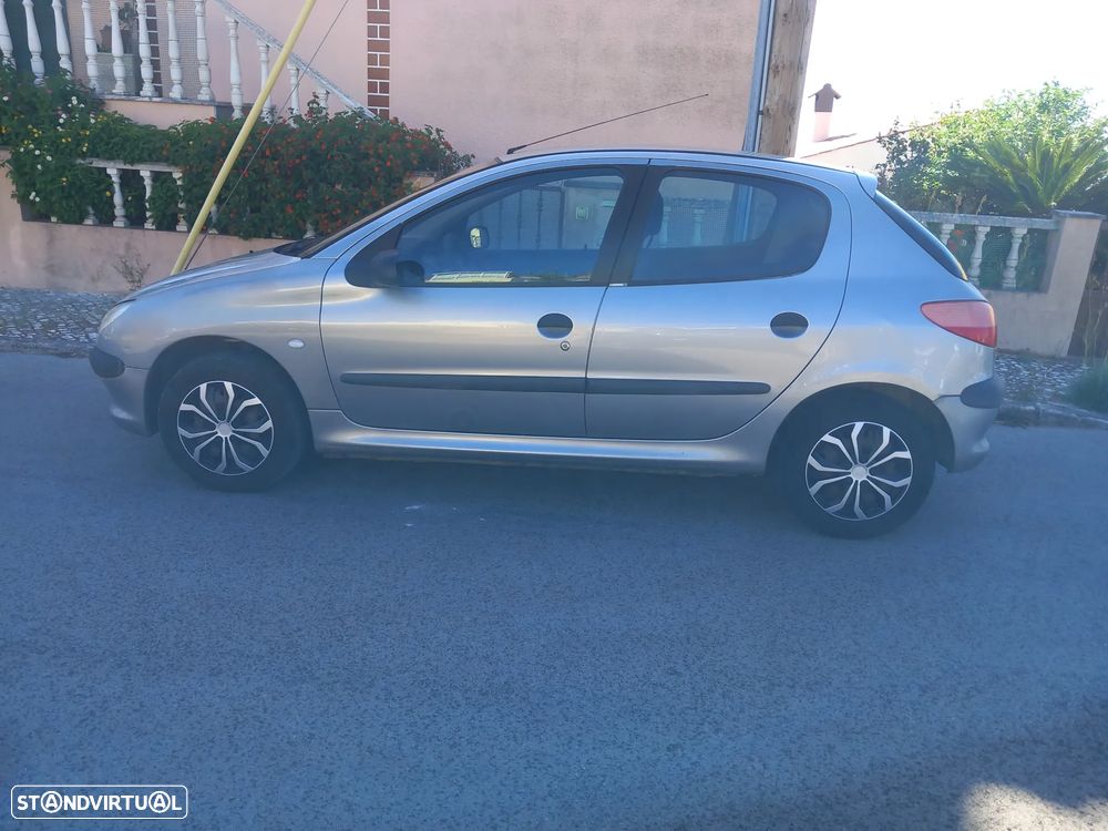 Peugeot 206 1.1 Color Line - 3