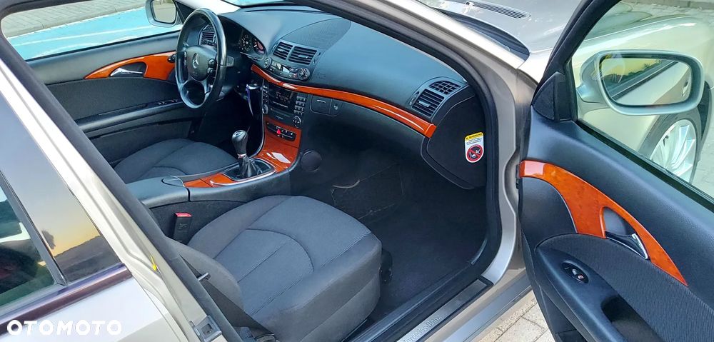 Mercedes-Benz Klasa E 200 Kompressor Avantgarde - 31