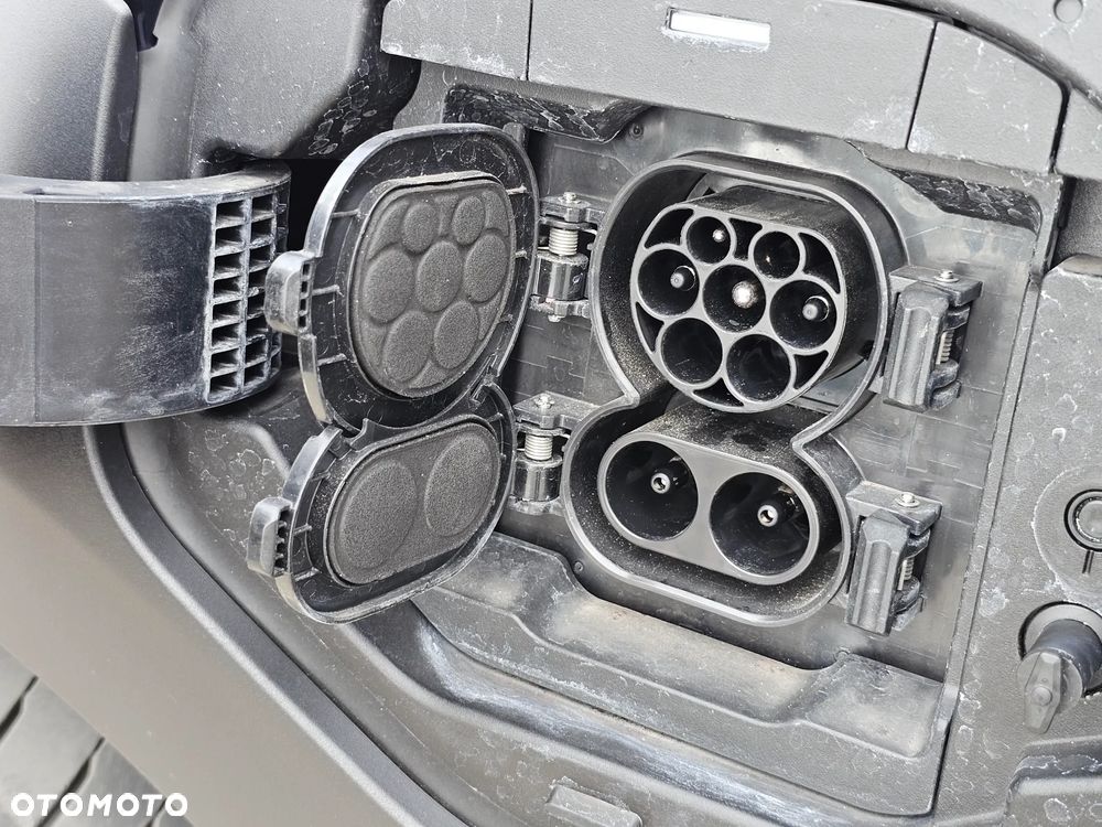 Subaru Solterra 71.4kWh Platinum Plus - 23