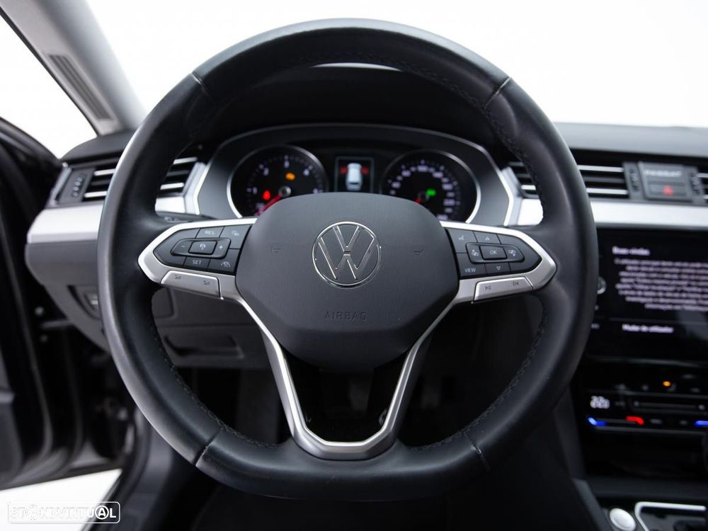 VW Passat Variant 2.0 TDI Business DSG - 16