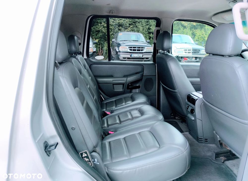 Ford Explorer 4.6 - 18