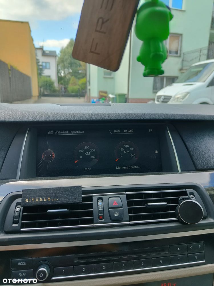 BMW Seria 5 530d xDrive - 22
