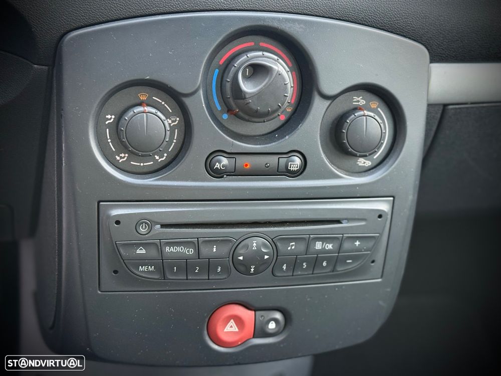 Renault Clio 1.2 16V Dynamique S - 17