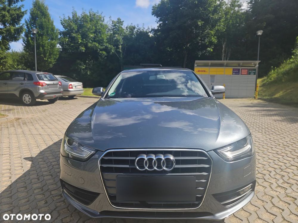 Audi A4 Limousine - 4