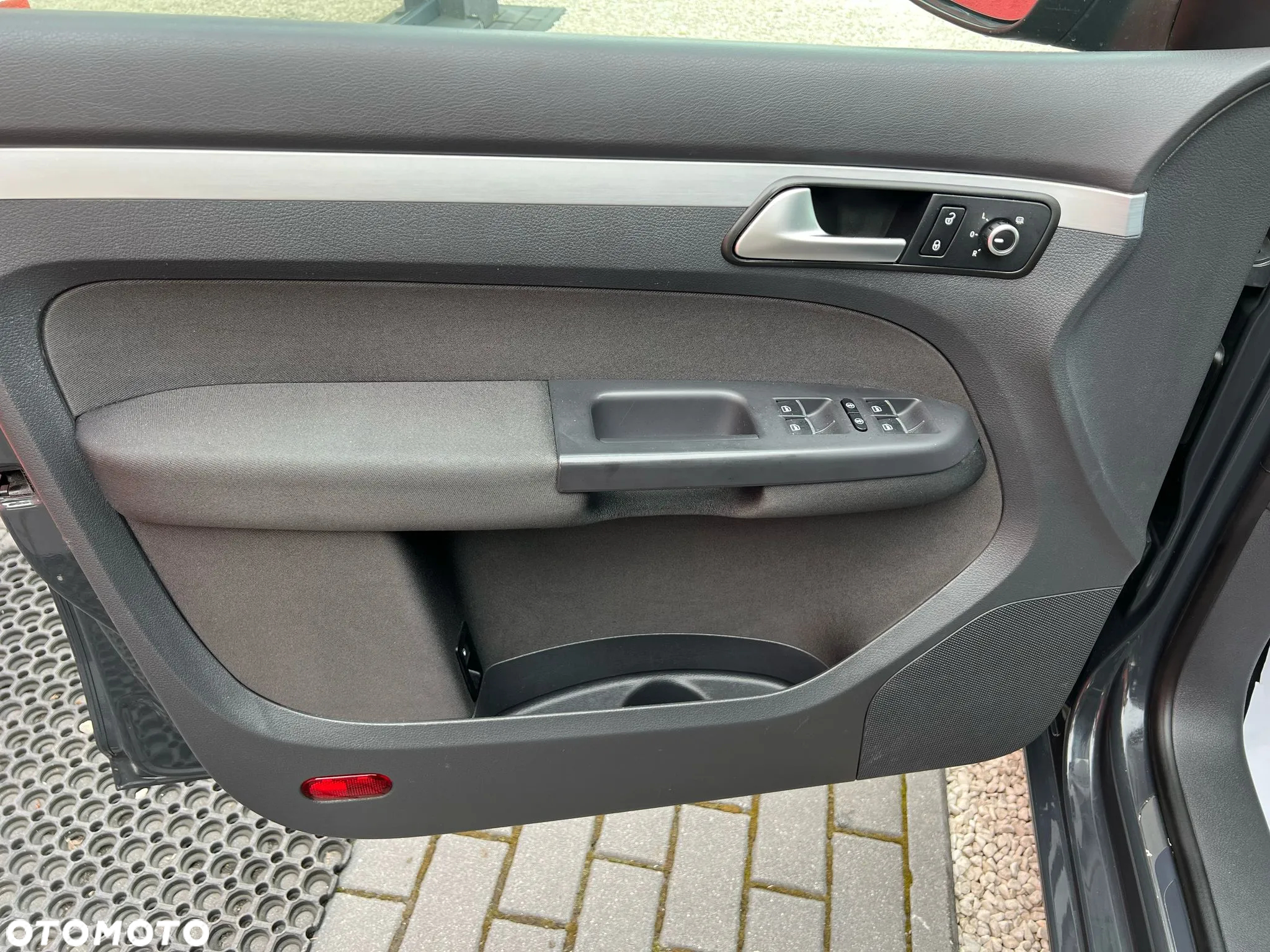 Volkswagen Touran 1.6 TDI DPF DSG Cup - 22
