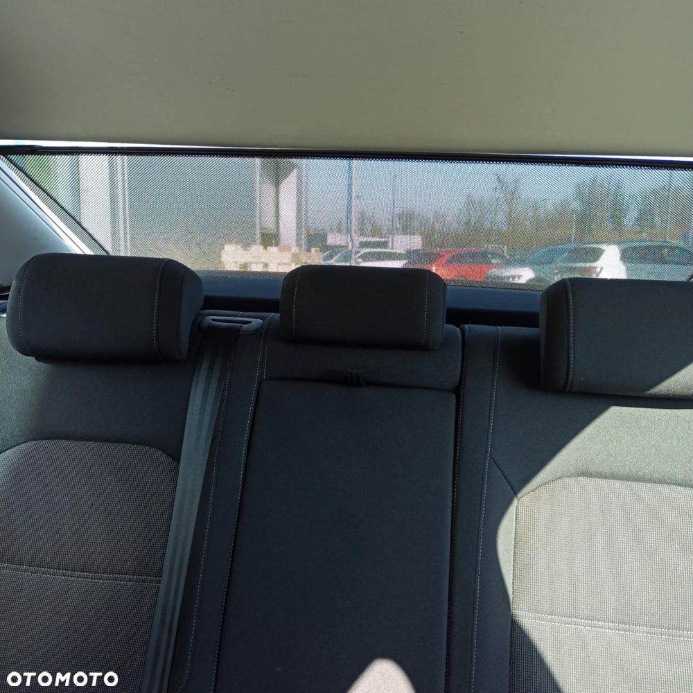 Volkswagen Passat 1.8 TSI BMT Comfortline - 13