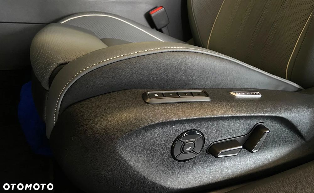 Volkswagen Passat 2.0 TDI SCR 4Mot Elegance DSG - 14