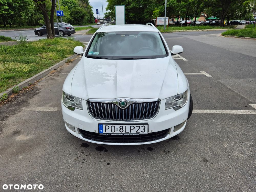 Skoda Superb 2.0 TDI DSG Elegance - 8